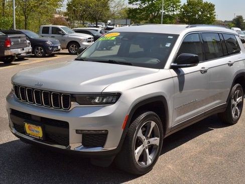 Used 2023 Jeep Grand Cherokee L Limited w/ Rear Seat Video Group I AWD/4WD image 4