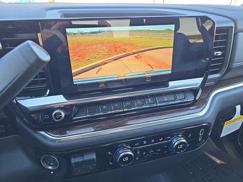 New 2026 GMC Sierra 1500 SLE image 23