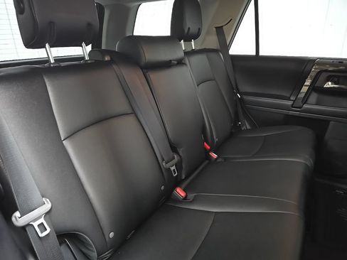 Used 2021 Toyota 4Runner TRD Off-Road Premium w/ Moonroof Package AWD/4WD image 17
