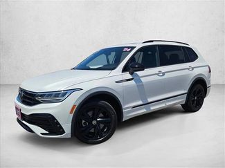 Used 2024 Volkswagen Tiguan SE R-Line FWD video 1
