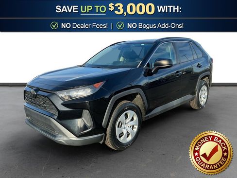 Used 2021 Toyota RAV4 LE image 1