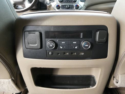 Used 2019 GMC Yukon XL SLT w/ Premium Edition AWD/4WD image 27