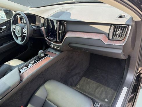 Certified 2023 Volvo XC60 B5 Plus AWD/4WD image 30