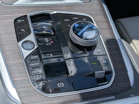 Used 2023 BMW X7 M60i image 30