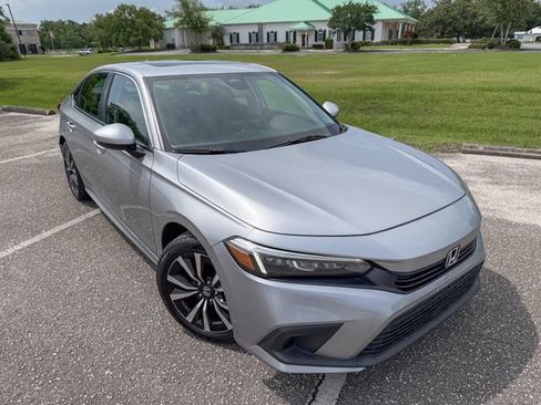 Used 2022 Honda Civic EX image 2