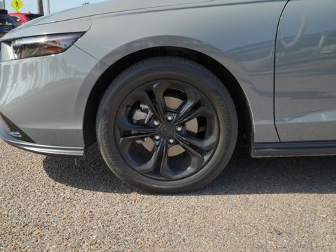 Used 2025 Honda Accord SE image 10
