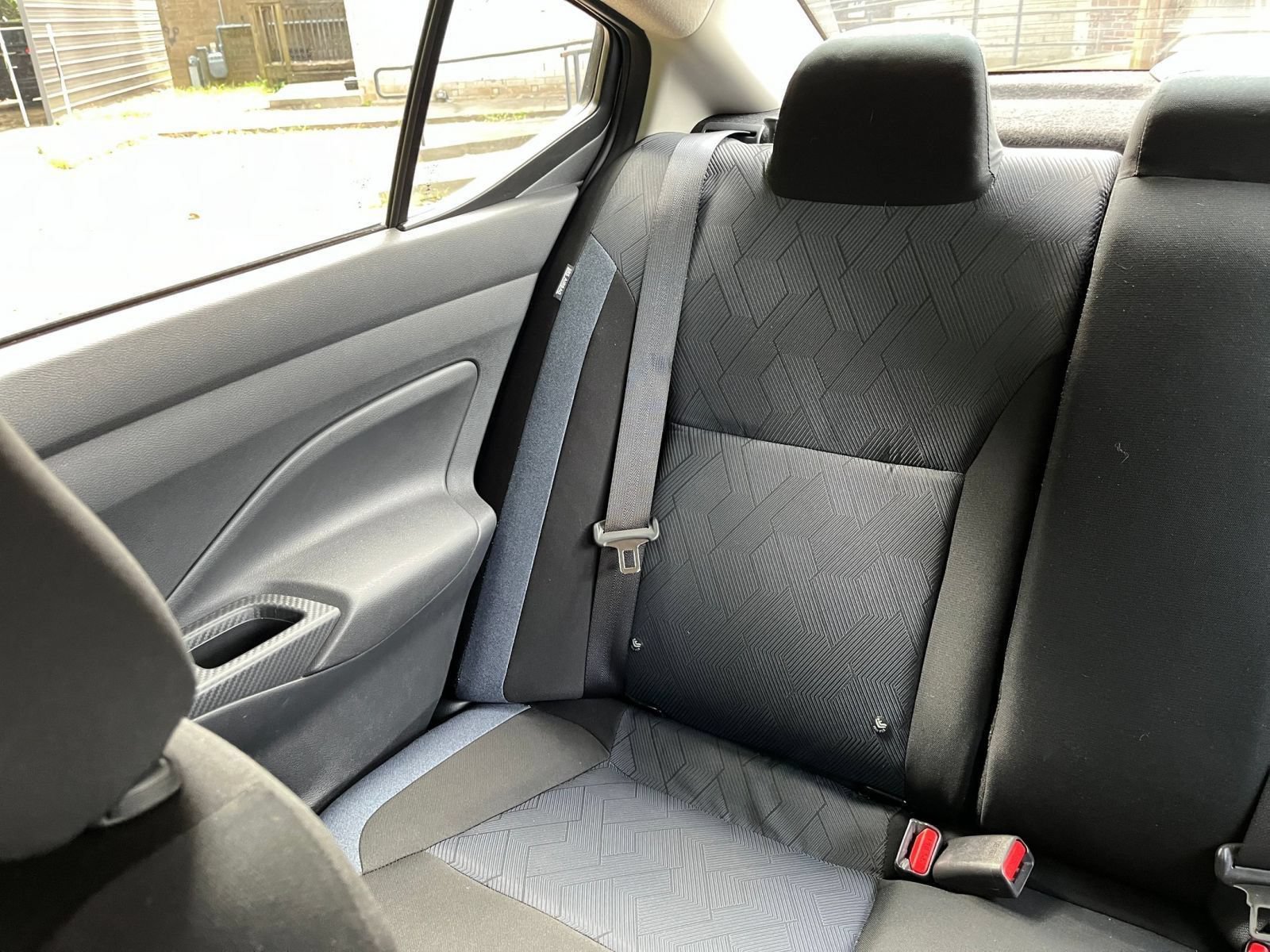 Used 2025 Nissan Versa SV FWD image 40