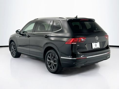 Used 2023 Volkswagen Tiguan SE w/ Panoramic Sunroof Package FWD image 7