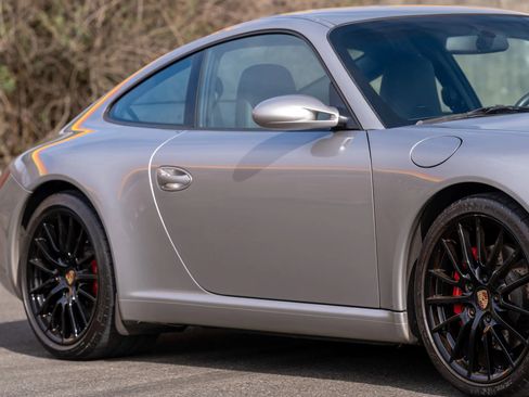 Used 2005 Porsche 911 Carrera S image 31