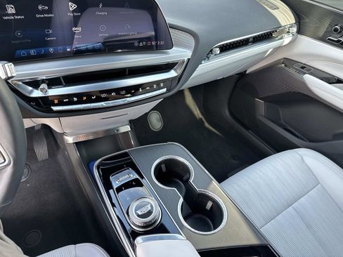 New 2025 Cadillac Lyriq Luxury image 24