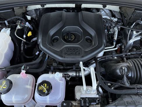 Used 2023 Jeep Grand Cherokee Overland w/ Advanced Protech Group III image 25