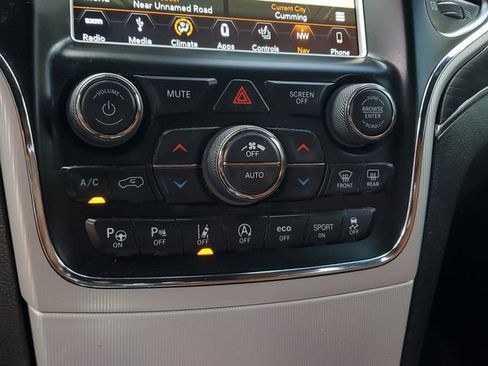 Certified 2018 Jeep Grand Cherokee Summit w/ Platinum Series Group image 32