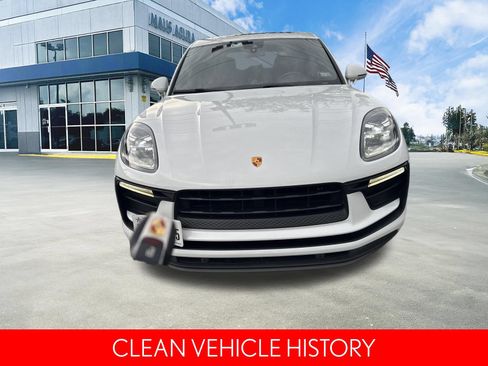 Used 2022 Porsche Macan AWD/4WD image 4