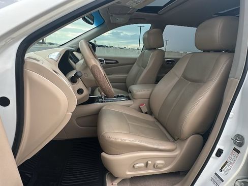 Used 2014 Nissan Pathfinder Platinum w/ Platinum Premium Package FWD image 4