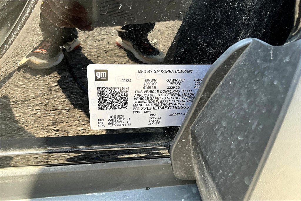 Used 2025 Chevrolet Trax LT FWD image 17
