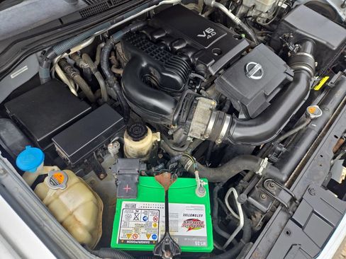 Used 2011 Nissan Frontier SV w/ SV Premium Utility Pkg image 11