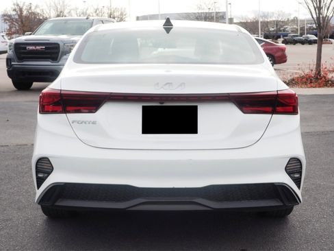 Used 2024 Kia Forte LXS image 6