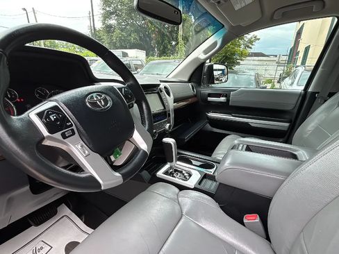 Used 2017 Toyota Tundra Limited w/ Limited Premium Package AWD/4WD image 16