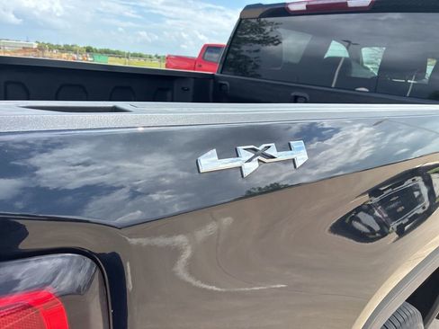 Used 2024 GMC Sierra 1500 Elevation image 7