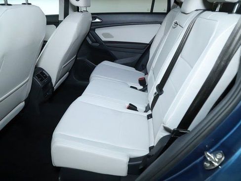 Used 2018 Volkswagen Tiguan SEL image 27