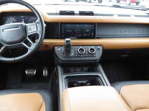Used 2020 Land Rover Defender 110 X image 2