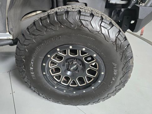 Used 2015 Jeep Wrangler Unlimited Sport image 12