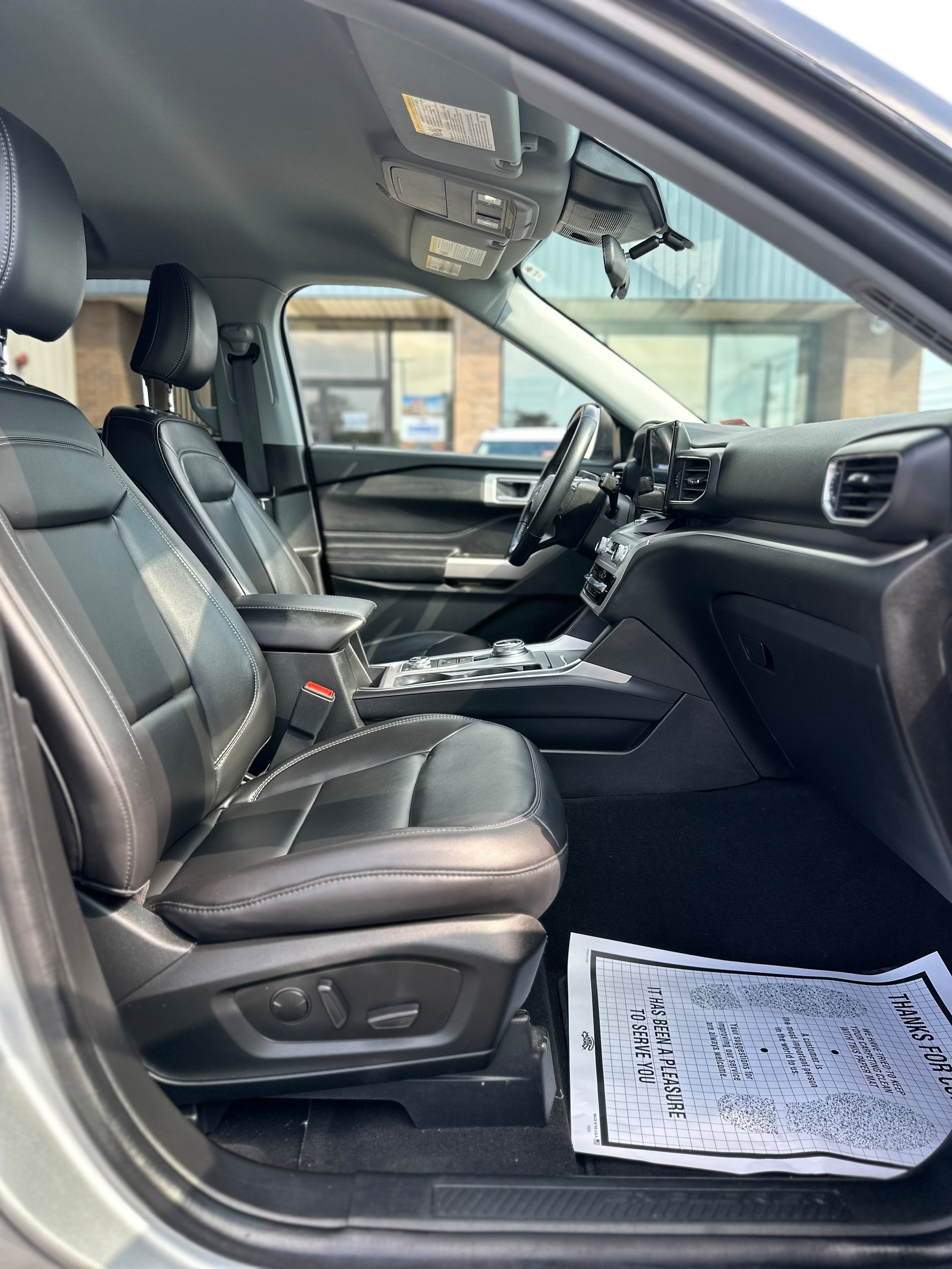 Used 2023 Ford Explorer XLT w/ Equipment Group 202A AWD/4WD image 21