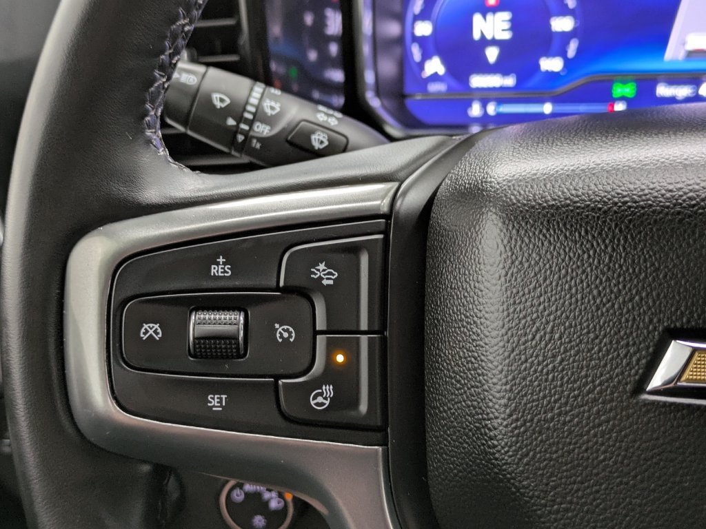 Used 2023 Chevrolet Silverado 1500 LT AWD/4WD image 7