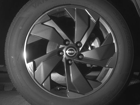 Used 2025 Nissan Rogue SV FWD image 13
