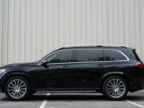 Used 2024 Mercedes-Benz GLS 580 4MATIC image 9