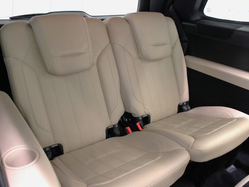 Used 2018 Mercedes-Benz GLS 450 4MATIC image 46