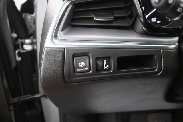 Used 2025 Cadillac XT5 Luxury w/ LPO, Floor Liner Package AWD/4WD image 30