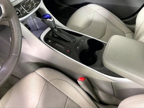 Used 2018 Chevrolet Volt LT w/ Comfort Package image 17