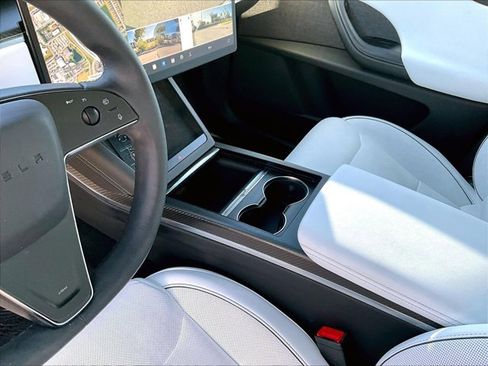 Used 2023 Tesla Model X Plaid image 15