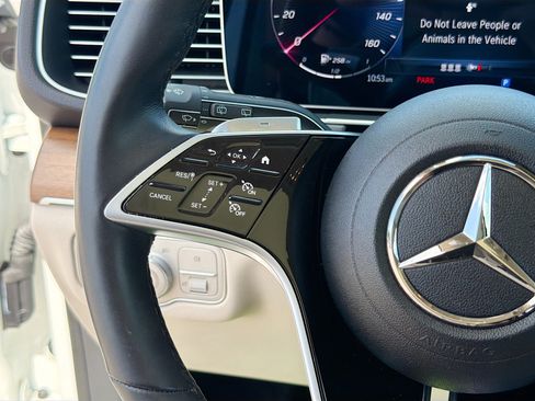 Used 2024 Mercedes-Benz GLE 450 4MATIC image 37