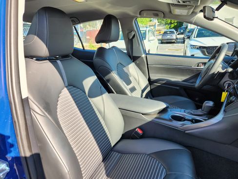 Used 2024 Toyota Camry SE FWD image 16