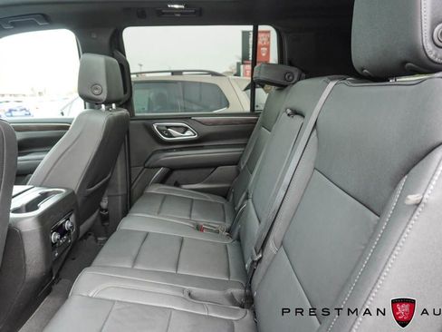 Used 2024 Chevrolet Suburban Z71 image 40