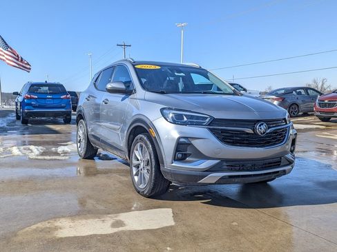 Used 2023 Buick Encore GX Essence w/ Experience Buick Package image 5