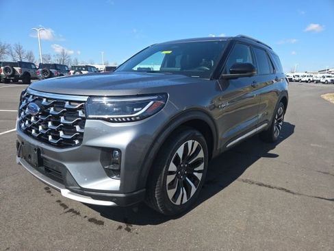 Used 2025 Ford Explorer Platinum w/ LUX Leather Package image 3