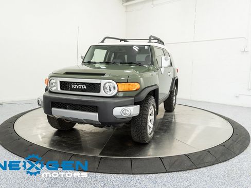 Used 2014 Toyota FJ Cruiser 4WD image 25