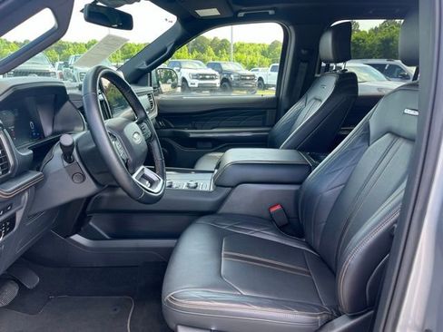 Used 2024 Ford Expedition Platinum AWD/4WD image 5