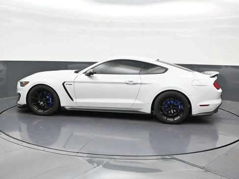 Used 2018 Ford Mustang Shelby GT350 w/ Electronics Package RWD image 2