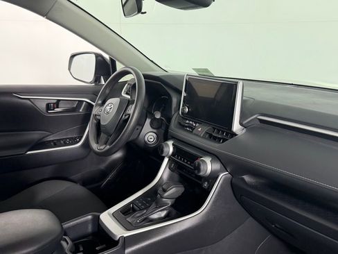 Used 2025 Toyota RAV4 LE image 33