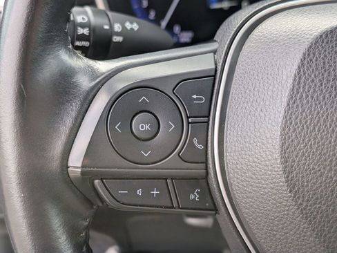 Used 2022 Toyota Corolla Cross XLE image 16