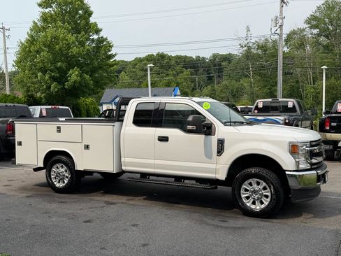 Used 2022 Ford F350 XLT w/ XLT Value Package AWD/4WD image 4