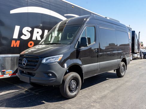 New 2024 Mercedes-Benz Sprinter 2500 image 1