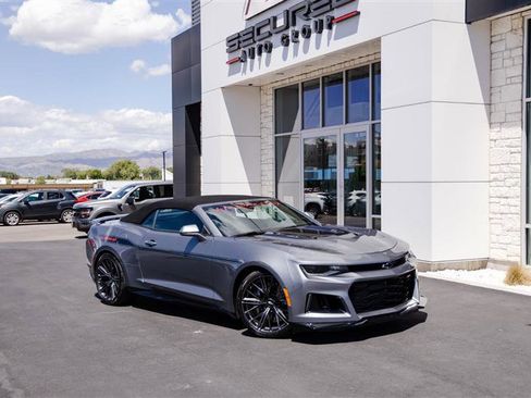 Used 2020 Chevrolet Camaro ZL1 RWD image 3