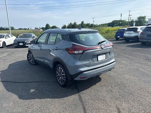 Used 2021 Nissan Kicks SV FWD image 5