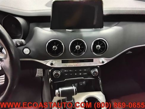 Used 2018 Kia Stinger GT1 RWD image 12