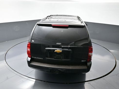 Used 2011 Chevrolet Suburban LT image 23